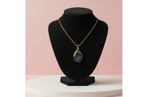 Handmade Resin Pendent N11