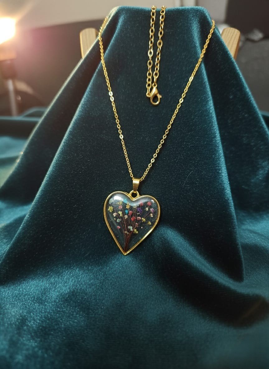 Emotional Memory Jewelry Heart Necklace with Real Hair & Queen’s Breath- Gold Finish