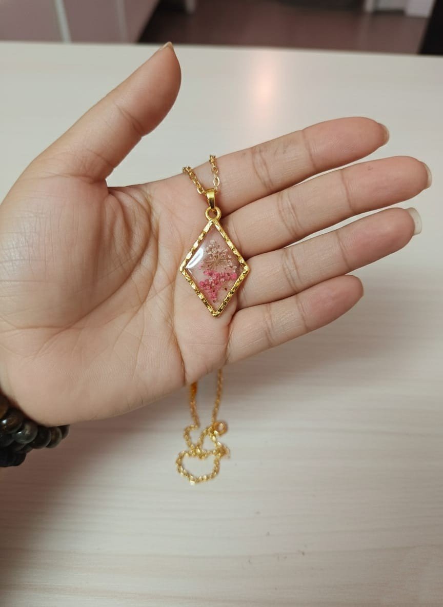 Real Pink Queen's Breath Flower Resin Rhombus Pendant Necklace Set | Gold Jewelry Set