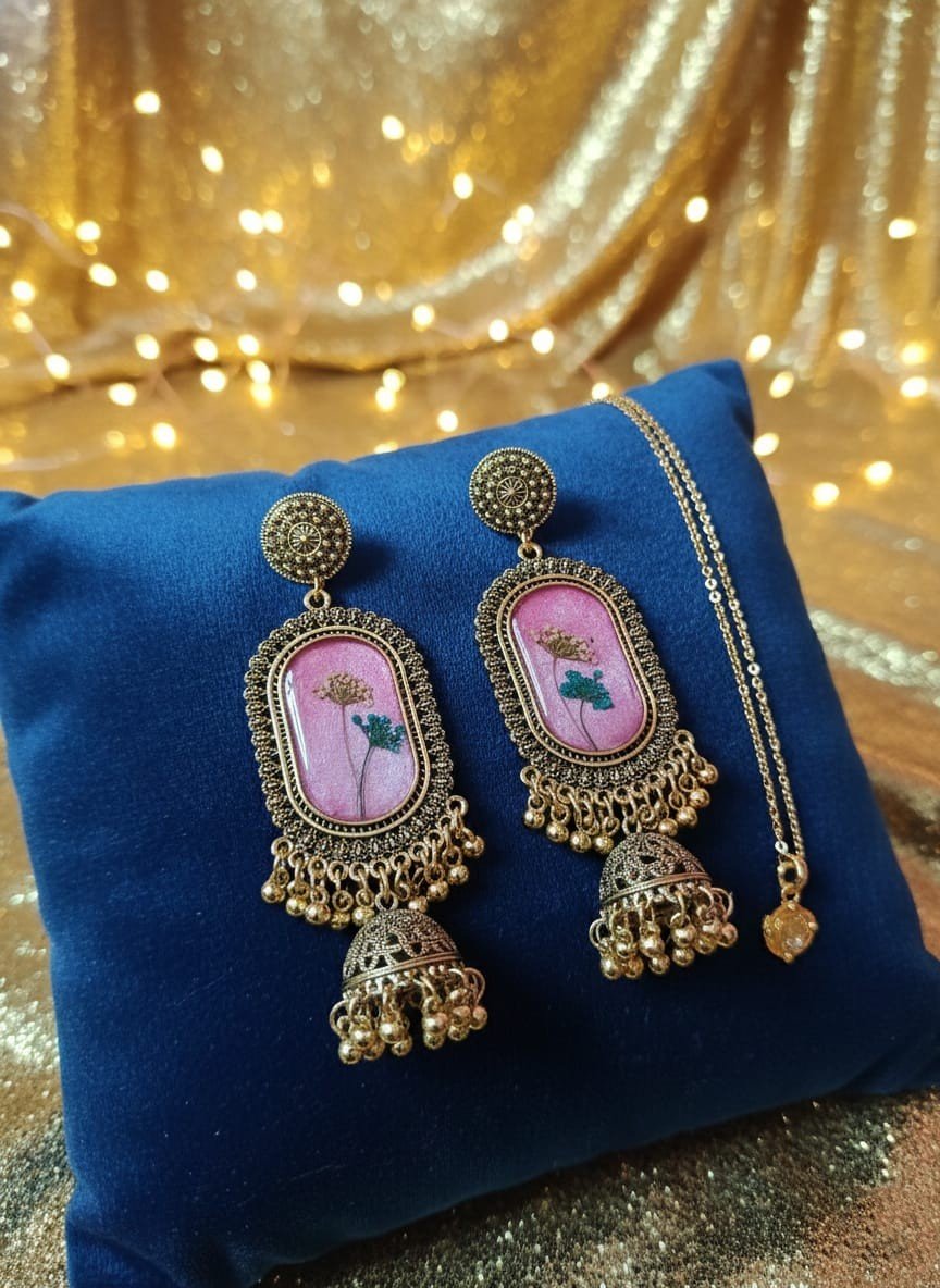 Handmade Resin Earrings with Golden Frame & Floral Design – Trioova Jewelry (Copy) (Copy) (Copy)