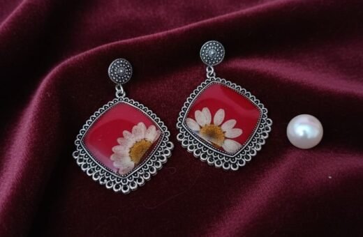 Real White Daisy Resin Square Dangle Jhumka Earrings – Vintage Silver Botanical Jewelry