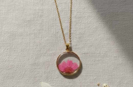 Real Pink Daisy Floral Resin Round Pendant Necklace | Gold Jewelry Set