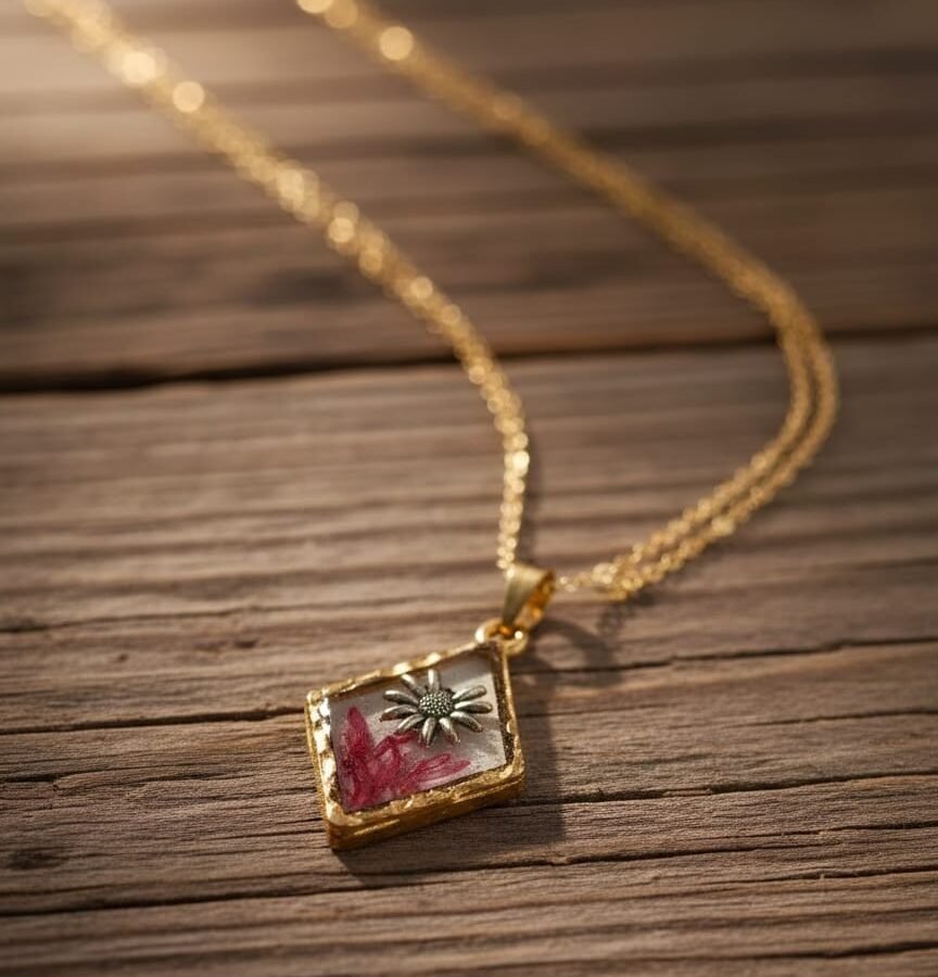 Square Diamond Style Resin Flower Pendant – Gold Anti Tarnish